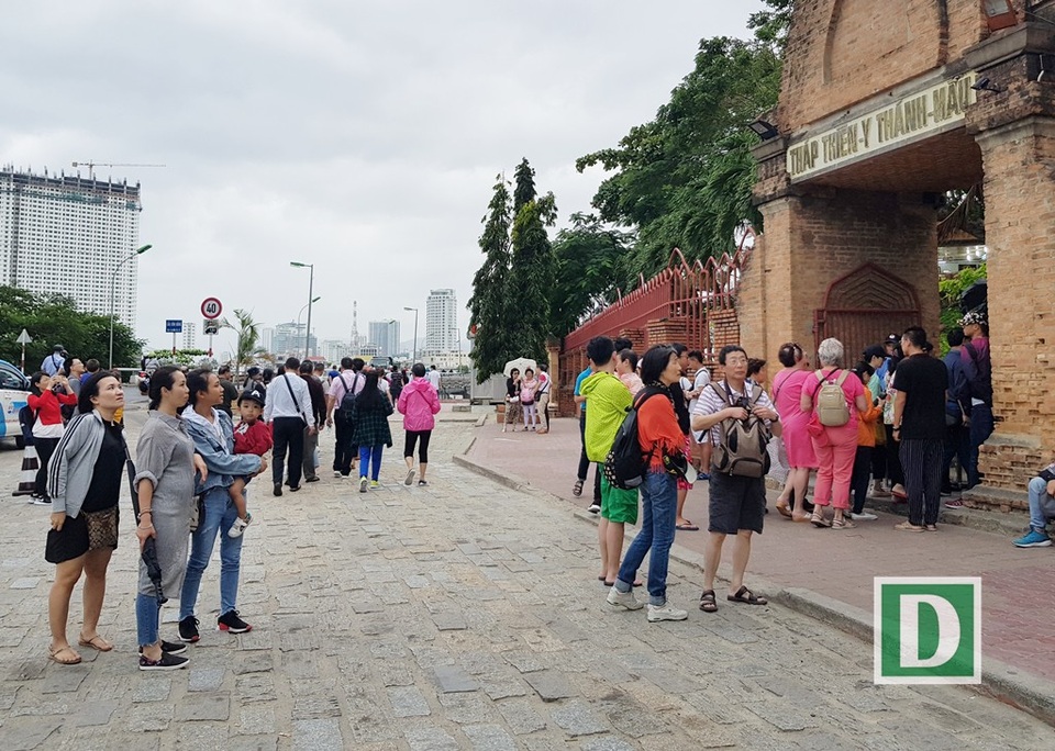 Nét đẹp Chăm trong không gian tháp cổ nghìn tuổi - 1 Nét đẹp Chăm trong không gian tháp cổ nghìn tuổi - 1