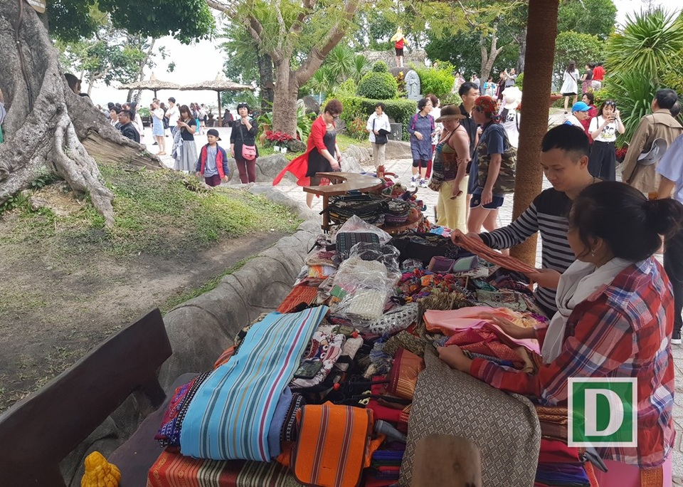 Nét đẹp Chăm trong không gian tháp cổ nghìn tuổi - 4 Nét đẹp Chăm trong không gian tháp cổ nghìn tuổi - 4
