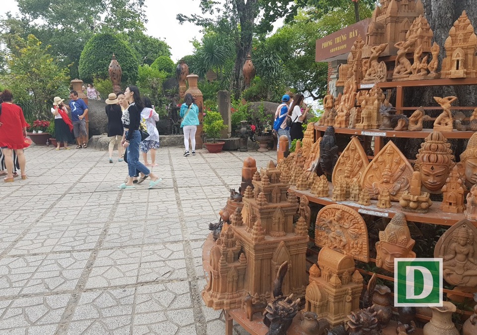 Nét đẹp Chăm trong không gian tháp cổ nghìn tuổi - 3 Nét đẹp Chăm trong không gian tháp cổ nghìn tuổi - 3