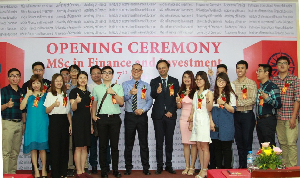 Thạc sỹ Tài chính và Đầu tư (MSc) - Dẫn lối thành công - 1
Lễ Khai giảng Khóa 7 Chương trình Thạc sỹ Tài chính và đầu tư tháng 5/2017.