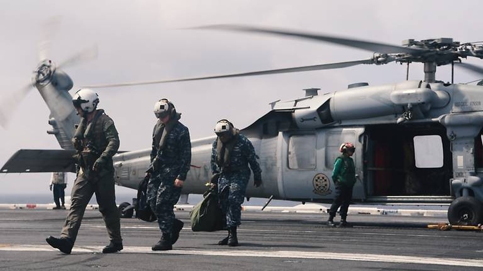 Cuộc sống trên “thành phố nổi” USS Carl Vinson vừa thăm Việt Nam - 4 USS Carl Vinson có thể chở tới 5.000 người và hoạt động bằng năng lượng hạt nhân, cho phép tàu này hoạt động liên tục trên biển trong nhiều tháng. (Ảnh: Mediacorp)