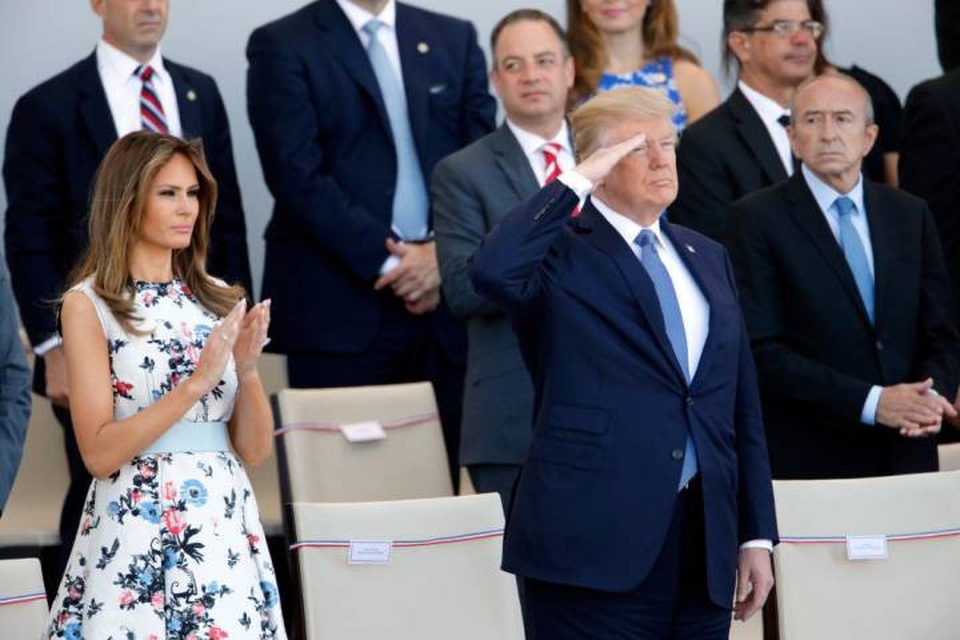 Tiết lộ về lễ duyệt binh hoành tráng của Tổng thống Donald Trump - 1 Tổng thống Mỹ Donald Trump cùng phu nhân tại lễ duyệt binh mừng Quốc khánh Pháp năm ngoái. (Ảnh: Getty)