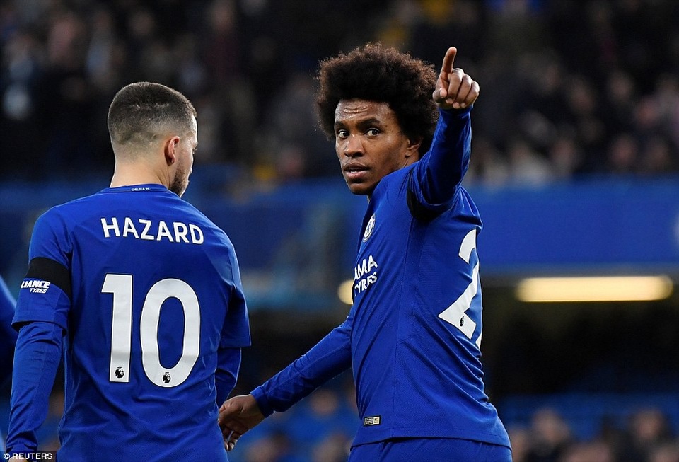 Nhìn lại chiến thắng trở lại của Chelsea sau hai trận toàn thua - 5
Willian (phải) ăn mừng sau khi ghi bàn. Bất chấp việc ban huấn luyện Chelsea các năm gần đây thay đổi người, gặp nhiều sóng gió nhưng cầu thủ người Brazil vẫn rất tận tâm cống hiến cho CLB