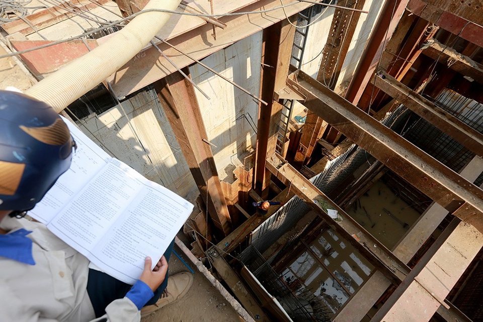 Toàn cảnh hầm chui sắp thông xe tại cửa ngõ Tây Bắc TPHCM - 12 Ba máy bơm công suất 150 lít một giây được lắp đặt để chống ngập cho hầm chui.