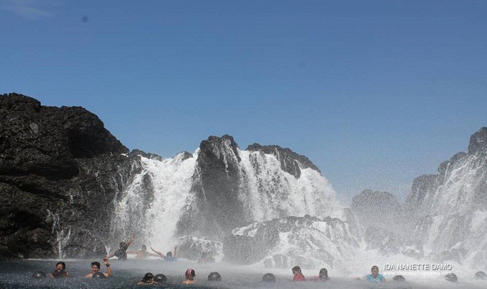 Vào thời điểm khác trong năm, thác nước ôn hòa bình thường như mọi thác nước khác trên thế giới