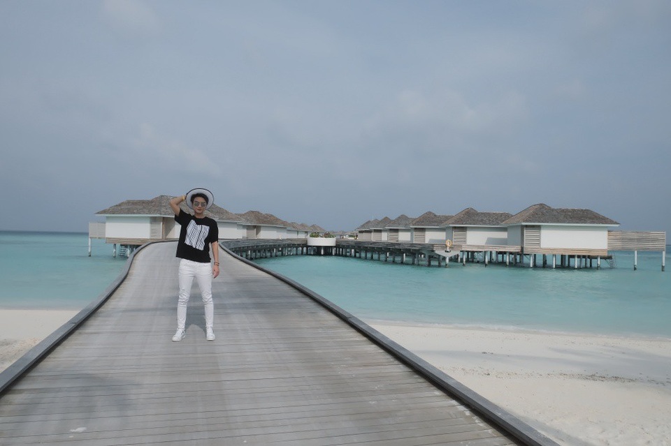 Bộ đôi MC VTV Quỳnh Chi, Thuỳ Dung trễ nải với bikini ở “thiên đường” Maldives - 12 Thuỳ Dung từng là nữ hoàng tenis, tay vợt số 1 của Việt Nam. Cô đã giành 4 chức vô địch quốc gia liên tiếp từ 2006 đến 2009 , giành ngôi vô địch giải Roy Emerson tại Mỹ, 3 lần lọt bán kết các giải chuyên nghiệp WTA. Cô cũng là tay vợt Việt Nam có thứ hạng cao nhất trong lịch sử (612 thế giới).