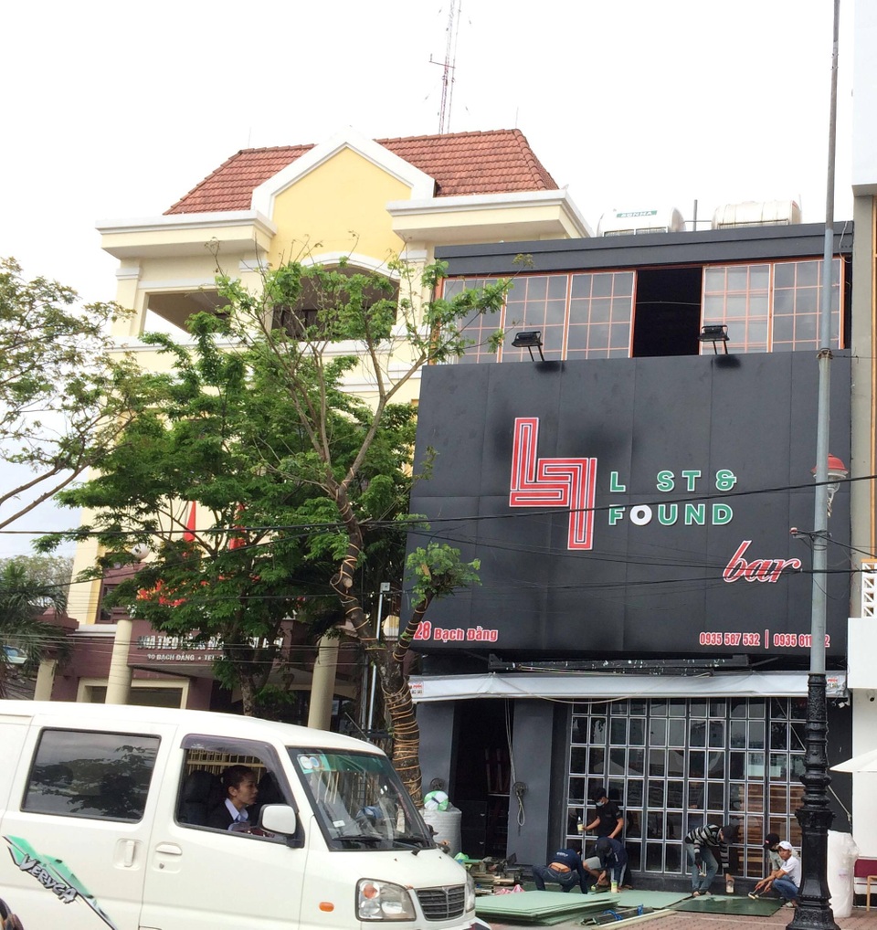 Phóng viên Báo Giao thông tố bị hành hung, giam lỏng ở quán bar - 2 Quán bar Lost & Found - nơi phóng viên Hứa Vĩnh Nhân bị hành hung