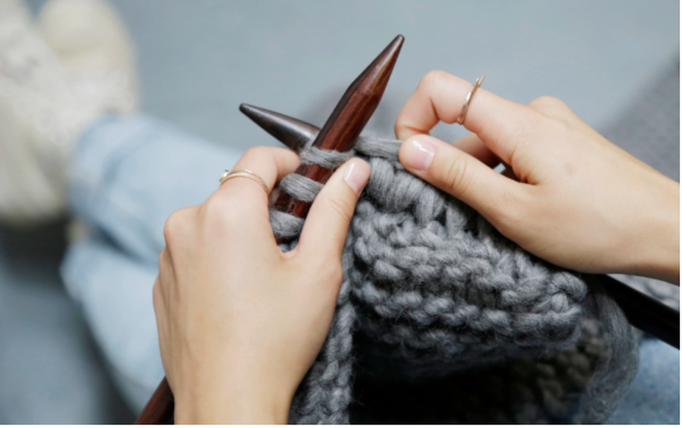 Đan len - “phương thuốc” mới để giảm huyết áp, trầm cảm và sa sút trí tuệ - 1
Đan len có thể giúp mọi người chống lại đau mạn tính, trầm cảm và cô lập xã hội