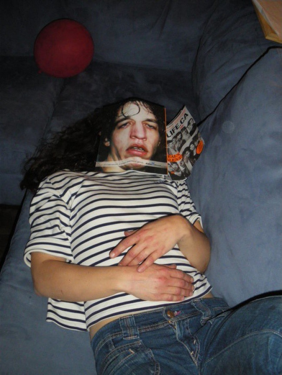 Chẳng biết là đang ngủ hay đang thức nữa?