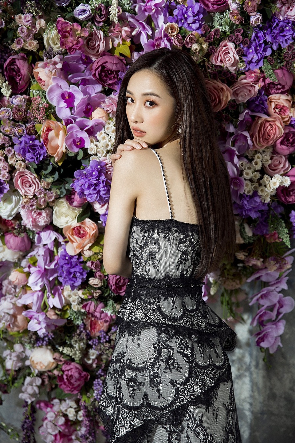 Bị tố cố tình khoe ngực vừa bơm, hot girl “Tháng năm rực rỡ” lại gợi cảm - 13 Bị tố cố tình khoe ngực vừa bơm, hot girl “Tháng năm rực rỡ” lại gợi cảm - 13
