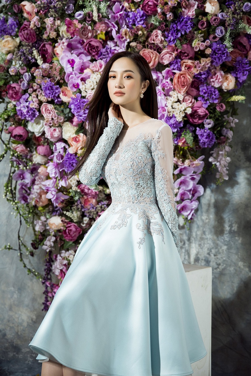 Bị tố cố tình khoe ngực vừa bơm, hot girl “Tháng năm rực rỡ” lại gợi cảm - 14 Bị tố cố tình khoe ngực vừa bơm, hot girl “Tháng năm rực rỡ” lại gợi cảm - 14