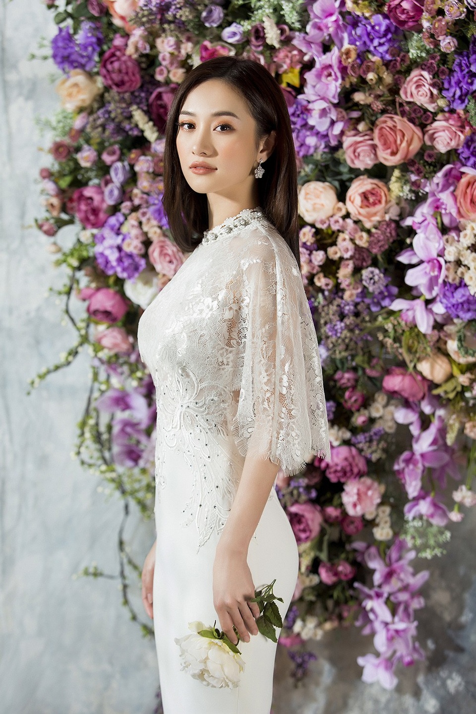 Bị tố cố tình khoe ngực vừa bơm, hot girl “Tháng năm rực rỡ” lại gợi cảm - 6 Bị tố cố tình khoe ngực vừa bơm, hot girl “Tháng năm rực rỡ” lại gợi cảm - 6