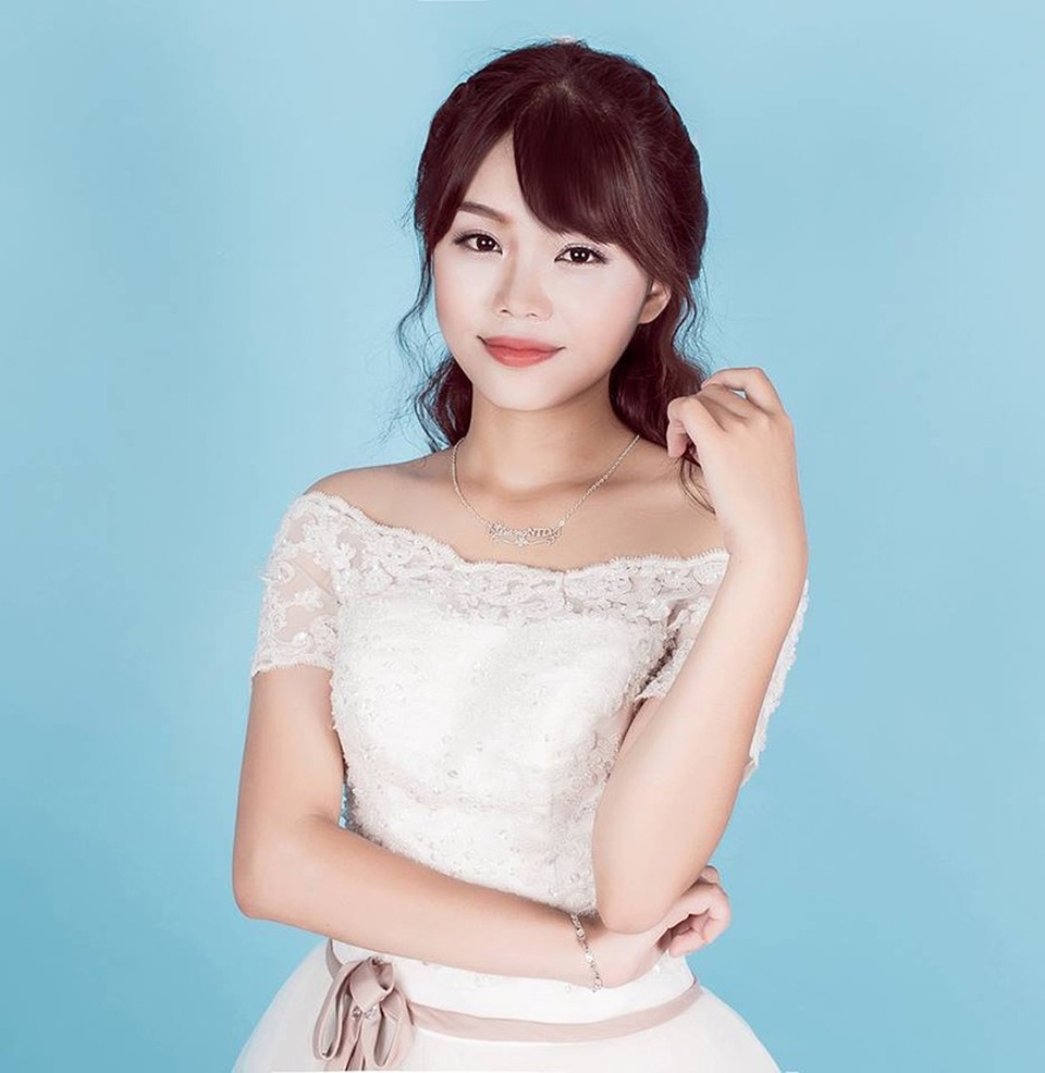 Ngẩn ngơ ngắm những "nàng thơ" trường Ngoại giao - 10 Nguyễn Thuỳ Dương - TT42A