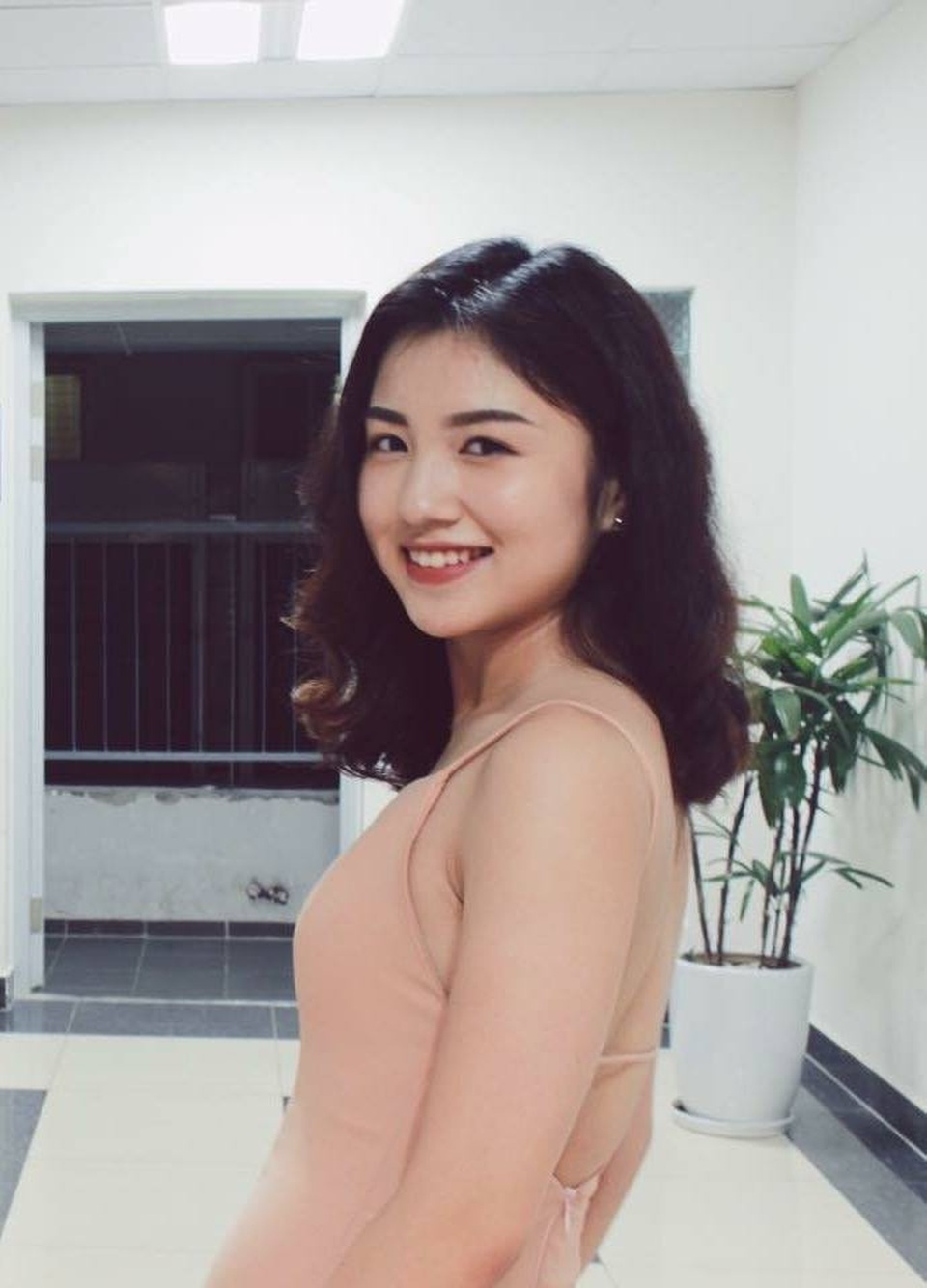 Ngẩn ngơ ngắm những "nàng thơ" trường Ngoại giao - 6 Nguyễn Linh Chi - TT41C