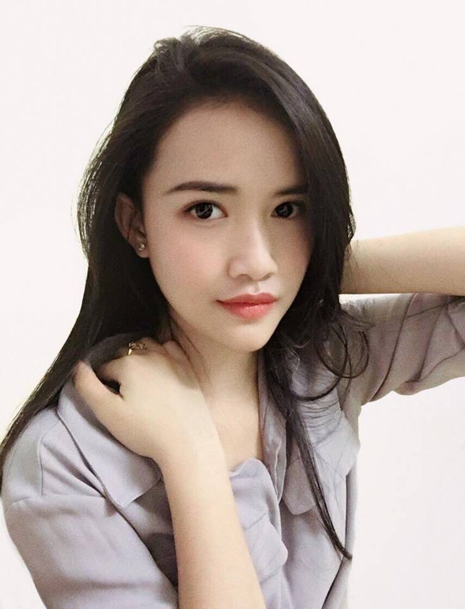 Ngẩn ngơ ngắm những "nàng thơ" trường Ngoại giao - 7 Lê Bảo Chi - CT43A