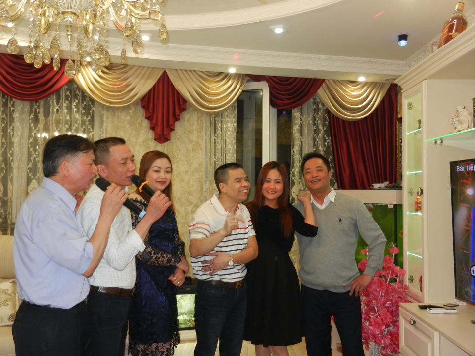 Các tiết mục văn nghệ chào mừng ngày 8/3 tại buổi liên hoan của một cộng đồng người Việt tại Moscow (Ảnh: Võ Hoài Nam)