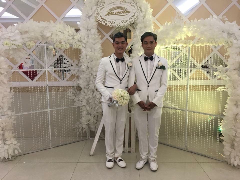 Đám cưới đồng tính nam của cặp đôi điển trai ở Đồng Tháp gây “sốt” mạng xã hội - 4 Đám cưới của cặp đôi được tổ chức vào tháng 2 và tháng 3 vừa qua