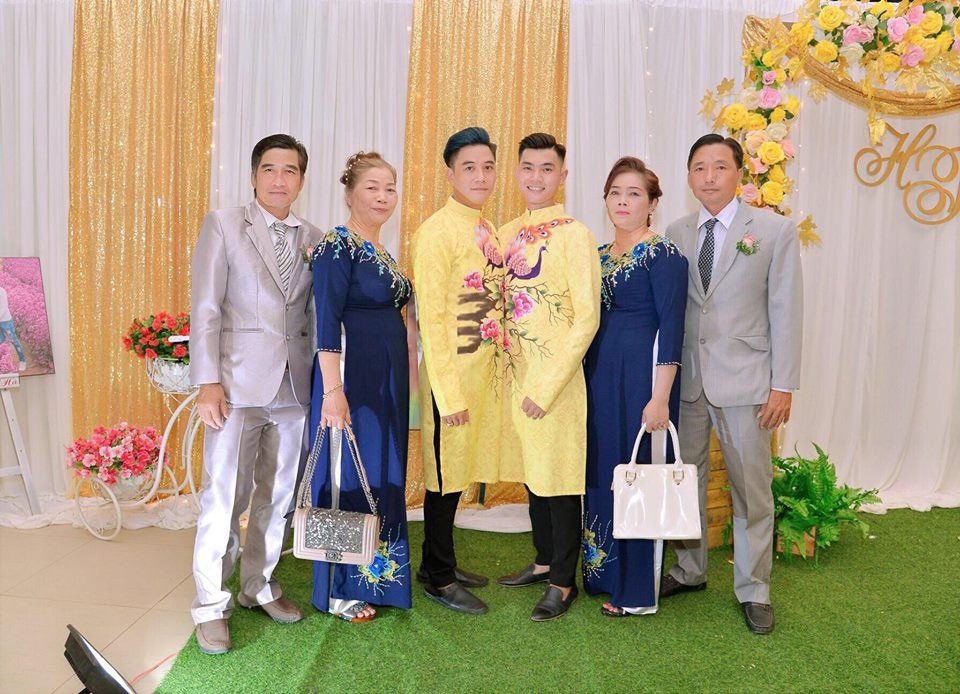 Đám cưới đồng tính nam của cặp đôi điển trai ở Đồng Tháp gây “sốt” mạng xã hội - 8 Để đến được với nhau cả hai đã phải trải qua rất nhiều khó khăn và định kiến của xã hội