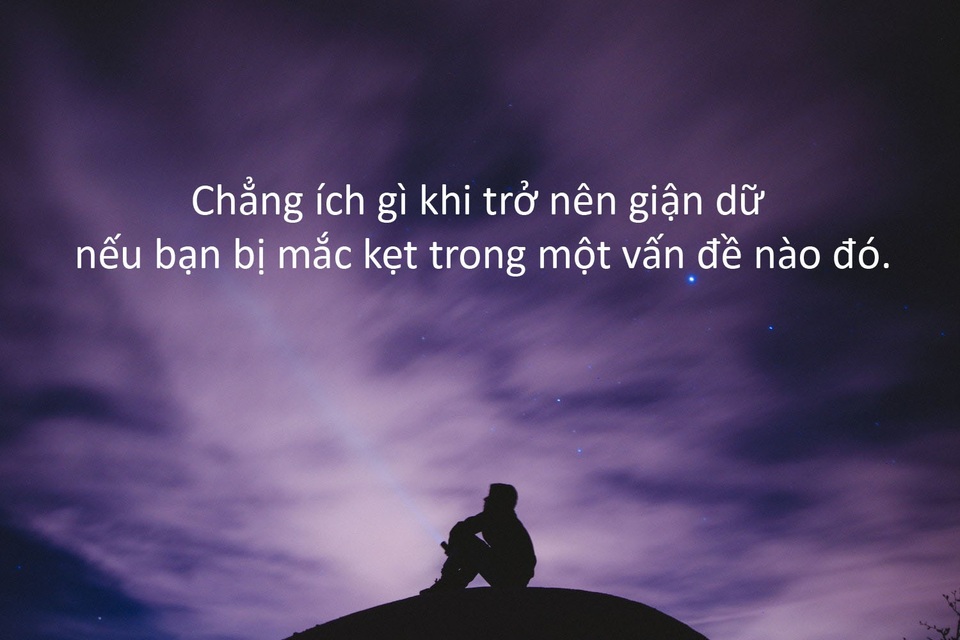 Trong cuộc phỏng vấn hồi năm 2005 với tờ The Guardian (Anh), Hawking chia sẻ rằng: “Tôi có thể vẫn tiếp tục nghĩ về vấn đề này, nhưng cùng lúc chuyển sang xử lý vấn đề khác. Đôi khi, phải mất hàng năm trời mới nghĩ ra được giải pháp. Như trong trường hợp về lỗ đen vũ trụ, tôi đã mất tới 29 năm suy nghĩ”.
