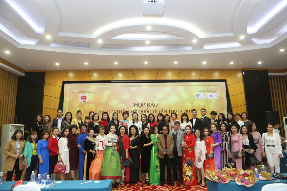 “Đại hội Thẩm mỹ Quốc tế” - Ngày hội lớn của ngành thẩm mỹ Việt Nam - 6 “Đại hội thẩm mỹ quốc tế” sẽ diễn ra trong 2 ngày 22 và 23/3 tại Trung tâm hộinghị quốc gia sẽ góp phần thúc đẩy sự phát triển củangành làm đẹp