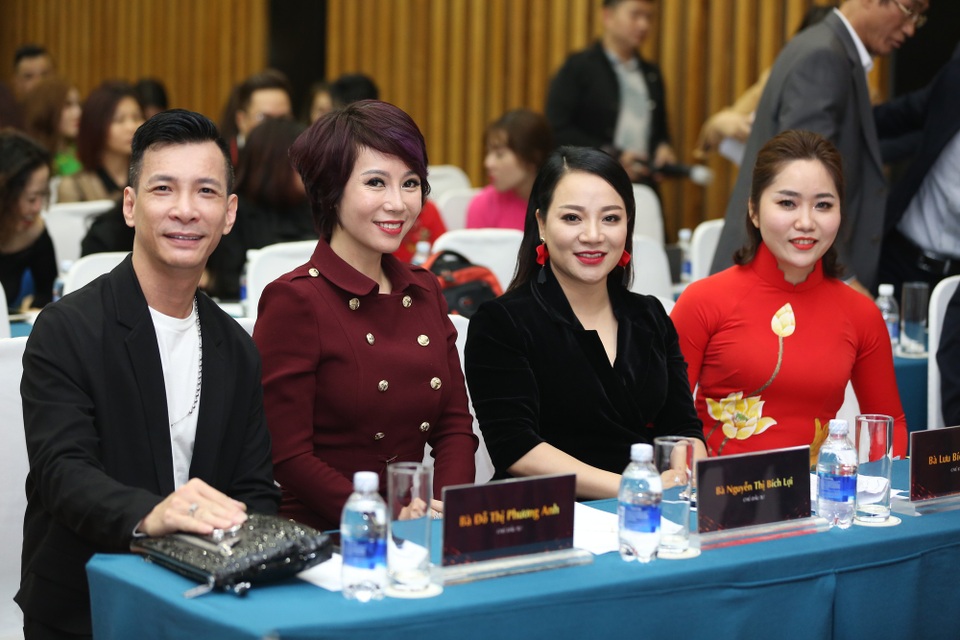 Đại hội Thẩm mỹ Quốc tế lần đầu được tổ chức tại Việt Nam - 3
Chuyên gia trang điểm Kenny Thái tham gia chương trình với tư cách cố vấn cấp cao bộ môn makeup.