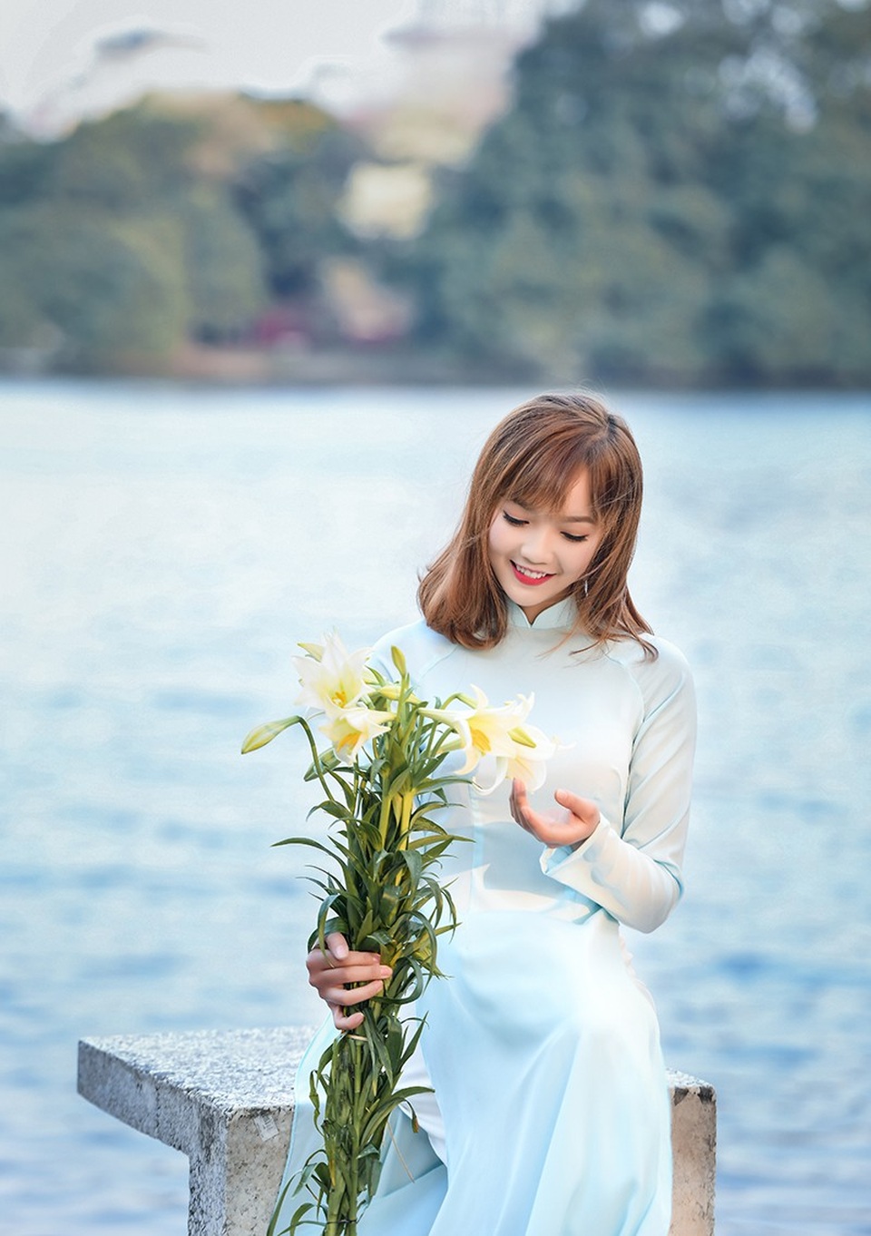 Thiếu nữ Hà Nội khoe sắc rạng ngời bên "loài hoa tháng Tư Hà Nội" - 10 Thiếu nữ Hà Nội khoe sắc rạng ngời bên "loài hoa tháng Tư Hà Nội" - 10