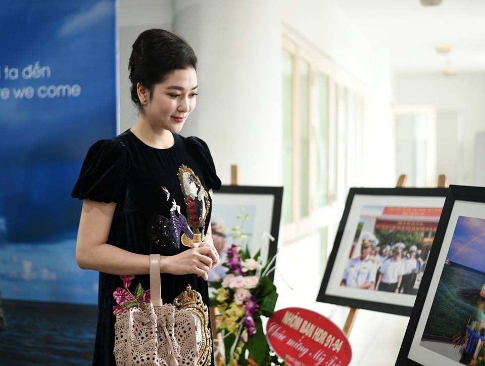 Hoa hậu Nguyễn Thị Huyền đẹp không tì vết sau thời gian “ở ẩn” - 2 Nguyễn Thị Huyền vẫn giữ được nét đẹp đậm chất Á Đông sau một thời gian dài không xuất hiện.
