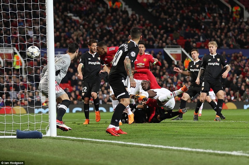 Lukaku chỉ trích đồng đội sau khi bị loại khỏi Champions League - 1
Lukaku cho rằng MU không xứng đáng giành vé vào tứ kết