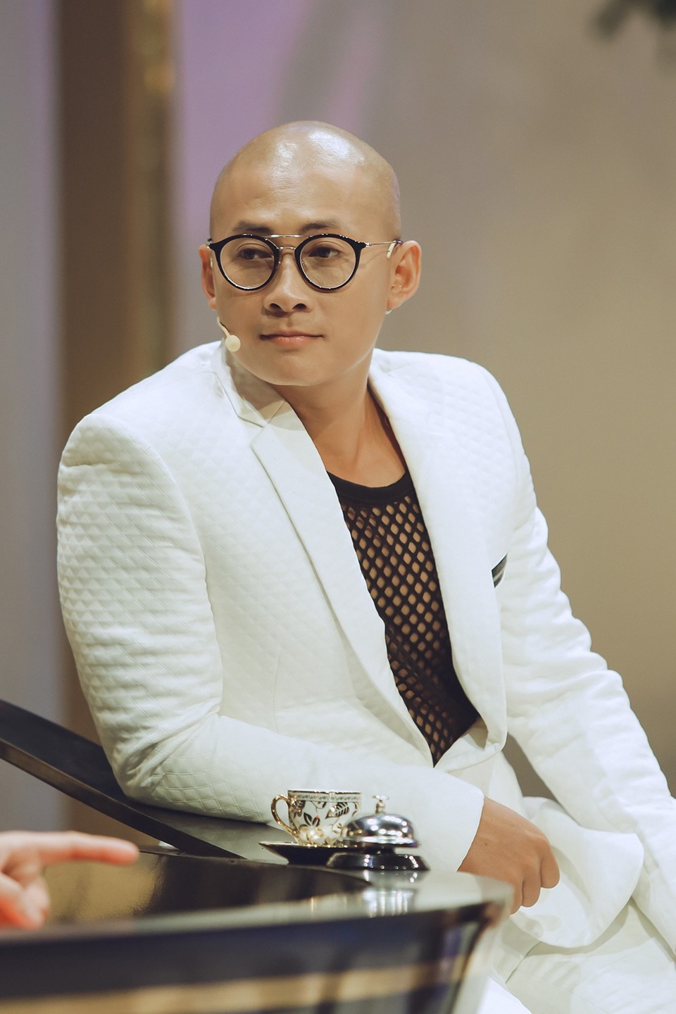 Hôn nhân người trắc trở, dở dang, người hạnh phúc viên mãn của nhóm nhạc MTV - 4 Cậu em út Thiên Vương dù đã là người bố của hai nhóc tỳ nhưng vẫn giữ vẻ nhí nhảnh và luôn tràn đầy năng lượng.