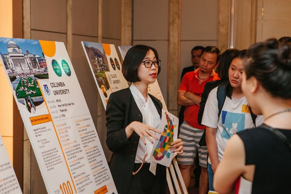 Triển lãm Du học các trường Đại học Mỹ TOP 100 - 2
Triển lãm Du học Mỹ với các trường đại học Tốp 100 sẽ mang lại nhiều thông tin bổ ích, thú vị tới học sinh, phụ huynh