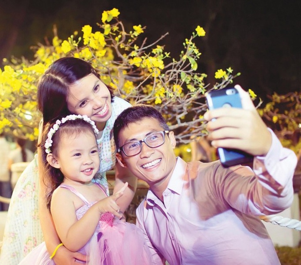 Hôn nhân người trắc trở, dở dang, người hạnh phúc viên mãn của nhóm nhạc MTV - 5 Vợ chồng Thiên Vương - Ngọc Quỳnh và bé Mio.