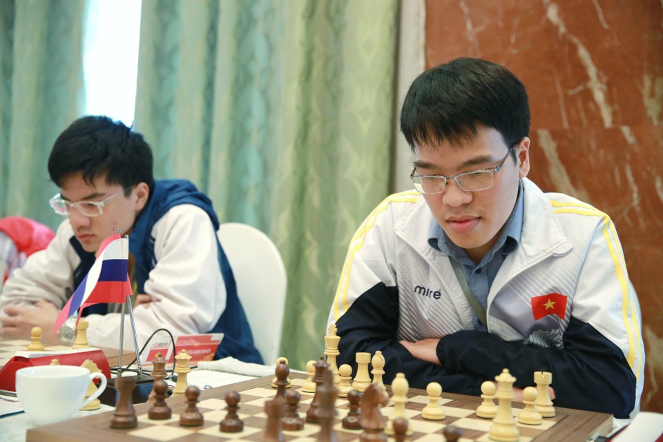 Vượt mặt Quang Liêm, Tuấn Minh trước cơ hội đăng quang giải cờ vua quốc tế - 1
Quang Liêm bất ngờ thất thủ ở ván thứ 8