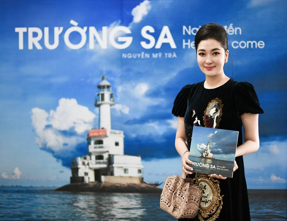 Hoa hậu Nguyễn Thị Huyền đẹp không tì vết sau thời gian “ở ẩn” - 1 Hoa hậu Nguyễn Thị Huyền đẹp không tì vết sau thời gian “ở ẩn” - 1