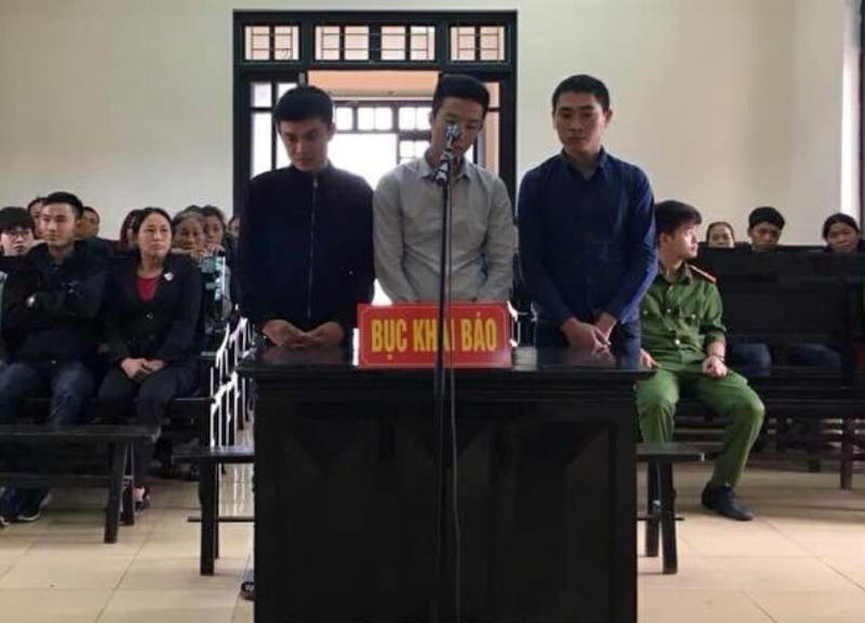 Ba bị cáo tại phiên tòa