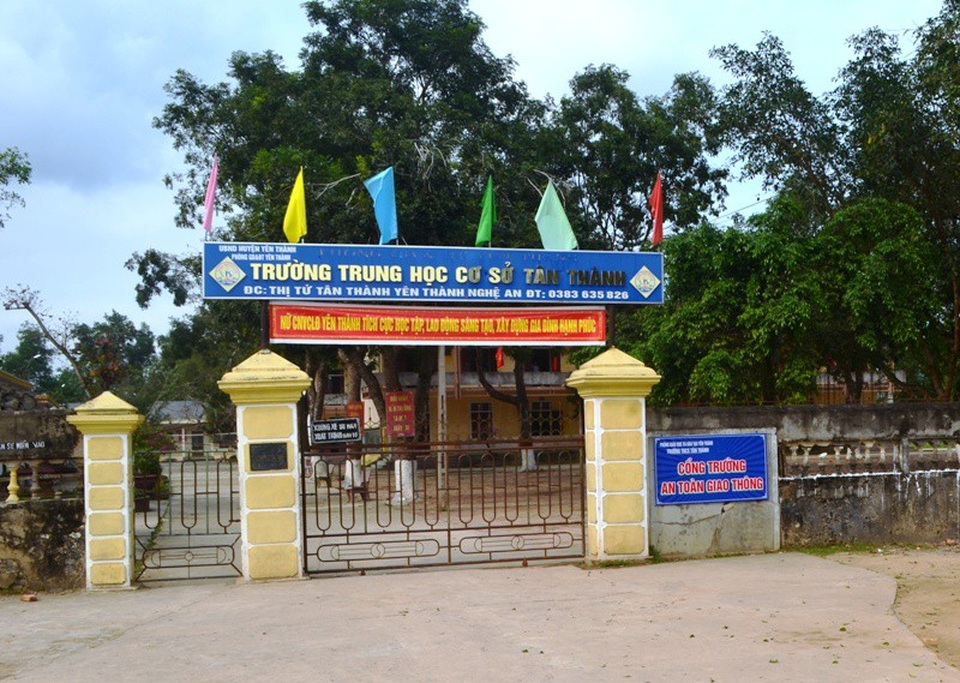 Nghi em bị tát, anh rủ bạn xông vào trường đánh thầy giáo phải nhập viện - 1 Trường THCS Tân Thành nơi thầy Đặng Minh Thủy công tác.