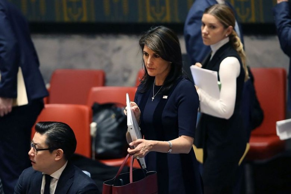 Đại sứ Nikki Haley tại phiên họp khẩn cấp của Hội đồng Bảo an do Anh triệu tập về vụ tấn công cựu điệp viên Nga (Ảnh: AFP)