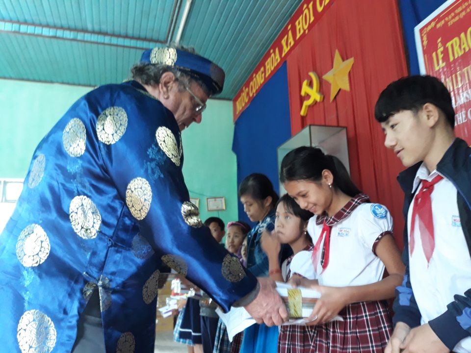 Giám đốc điều hành tổ chức MQI Roy Mike Boehm cam kết sẽ tiếp tục đồng hành cùng học sinh nghèo, trẻ em nhiễm chất độc da cam