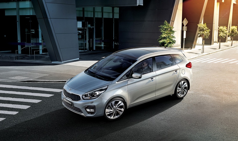 Kia Rondo, Sorento và Sedona: Xe 7 chỗ, giá chỉ từ 609 triệu đồng - 1 Kia Rondo, Sorento và Sedona: Xe 7 chỗ, giá chỉ từ 609 triệu đồng - 1