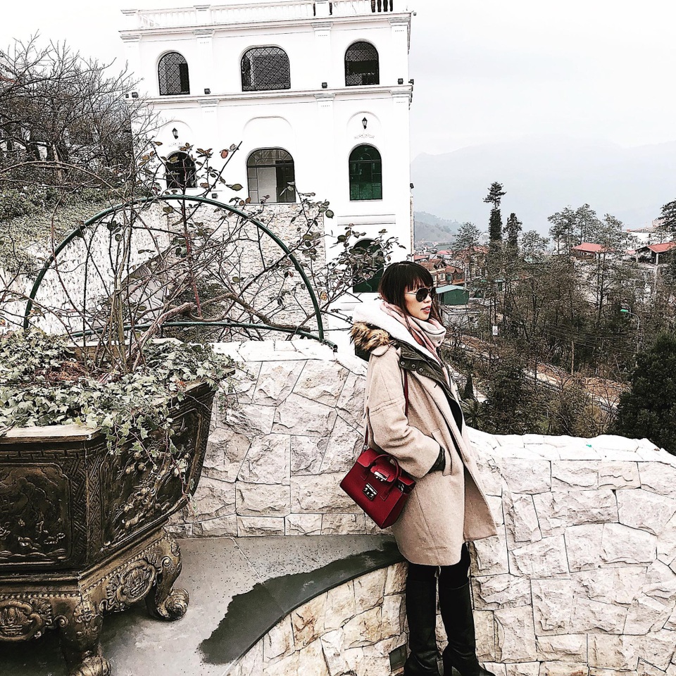 Ảnh 5: Từng có dịp nghỉ dưỡng tại resort, Siêu mẫu Hà Anh ví Silk Path Grand Resort & Spa Sapa như một “tòa lâu đài” lộng lẫy, nơi cô có thể ngắm nhìn vẻ đẹp hùng vĩ của núi rừng từ trên cao, thưởng thức ly rượu vang trứ danh trong vườn hồng cổ…