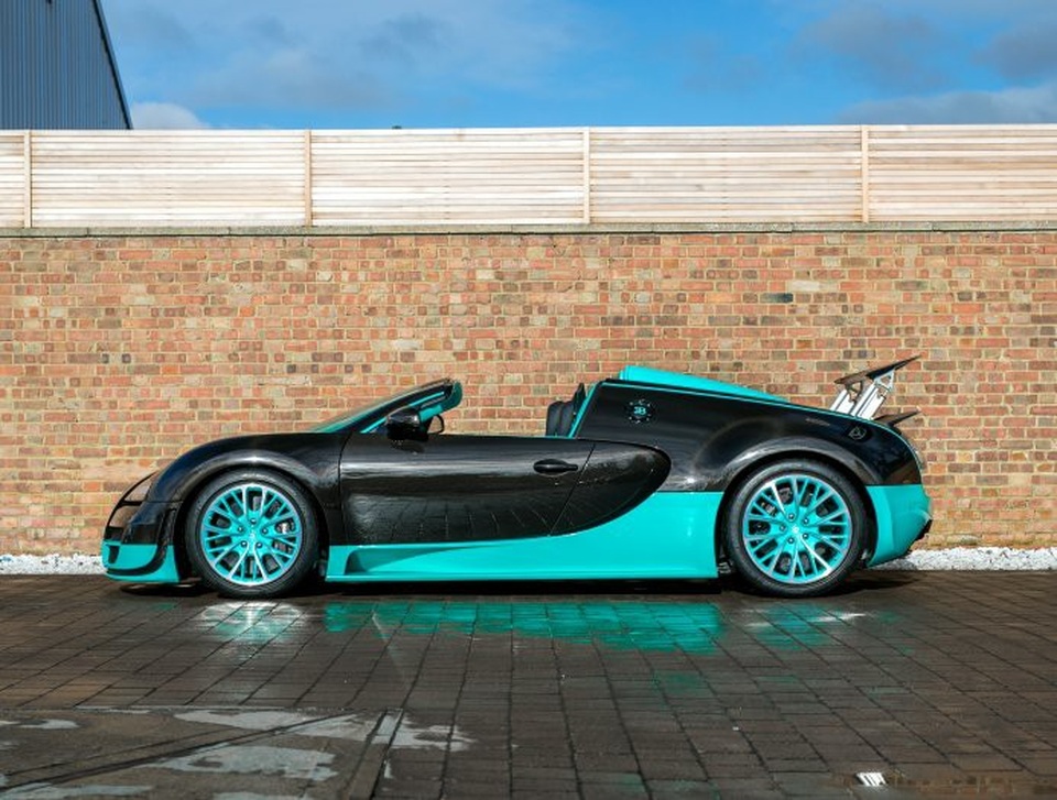 Chiêm ngưỡng chiếc Bugatti Veyron Grand Sport Vitesse phiên bản độ đặc biệt ‘Tiffany Edition’ - 7 Chiêm ngưỡng chiếc Bugatti Veyron Grand Sport Vitesse phiên bản độ đặc biệt ‘Tiffany Edition’ - 7