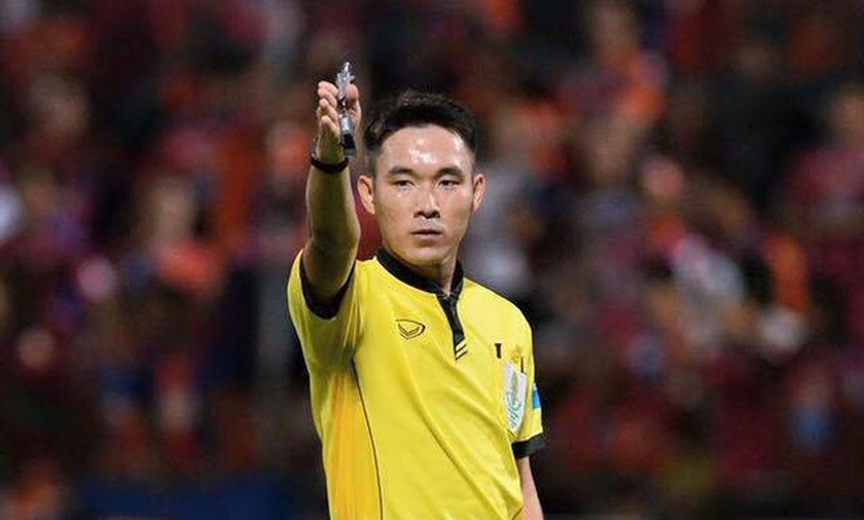 Bóng đá Thái Lan rúng động vì bán độ - 1
Trọng tài Pummarin Khamruen từng được mời điều hành V-League 2017