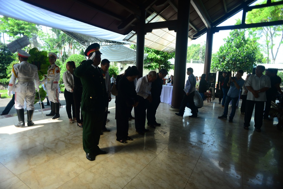 Nguyên Thủ tướng Phan Văn Khải - Người chịu nghe, nghe thật tình... - 4
Ai cũng bày tỏ lòng tiếc thương vô hạn