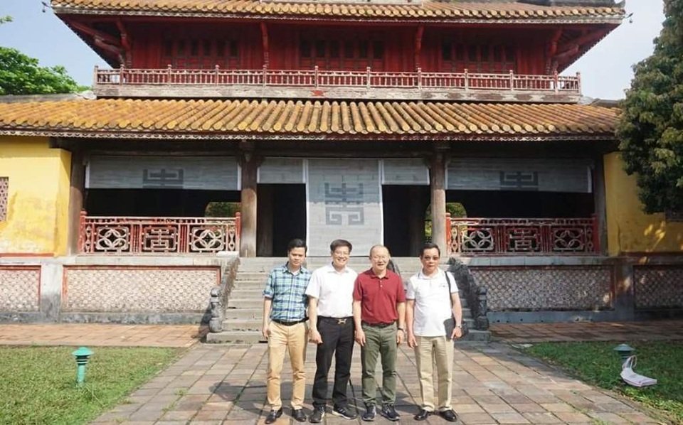 HLV Park Hang Seo thích thú tham quan Đại Nội Huế - 10 HLV Park Hang Seo thích thú tham quan Đại Nội Huế - 10