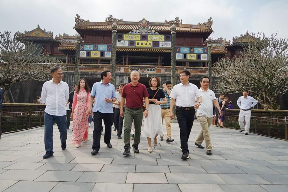 HLV Park Hang Seo thích thú tham quan Đại Nội Huế - 3 HLV Park Hang Seo thích thú tham quan Đại Nội Huế - 3