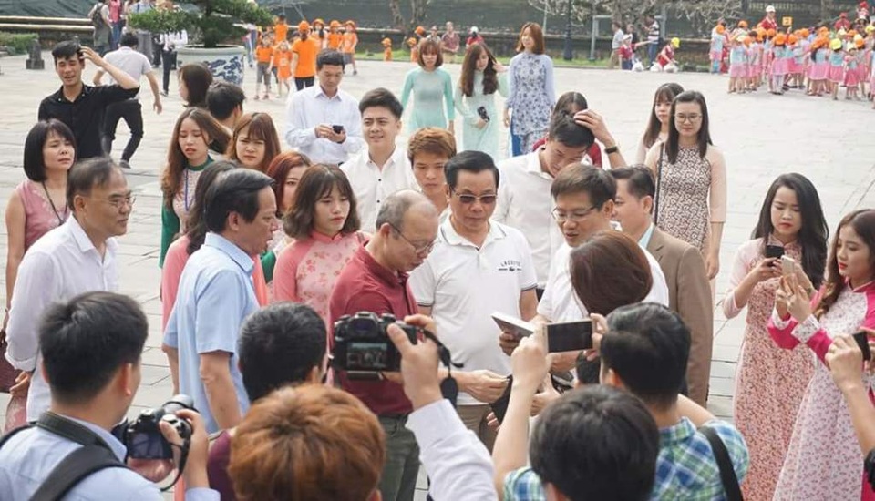HLV Park Hang Seo thích thú tham quan Đại Nội Huế - 4 HLV Park Hang Seo thích thú tham quan Đại Nội Huế - 4