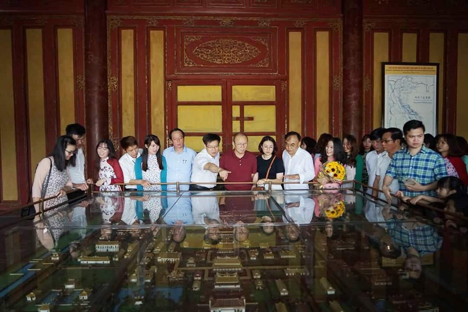 HLV Park Hang Seo thích thú tham quan Đại Nội Huế - 7 HLV Park Hang Seo thích thú tham quan Đại Nội Huế - 7