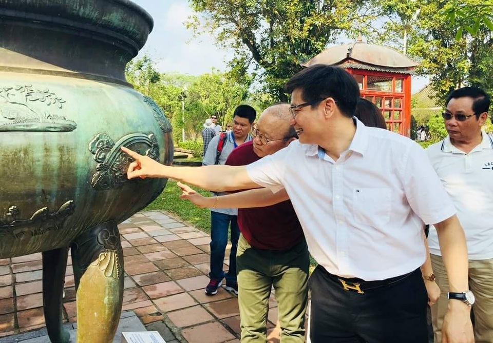HLV Park Hang Seo thích thú tham quan Đại Nội Huế - 11 HLV Park Hang Seo thích thú tham quan Đại Nội Huế - 11