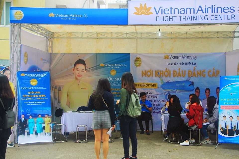 Hơn 3000 sinh viên thủ đô tham gia Ngày hội việc làm 2018 - 7 Hơn 3000 sinh viên thủ đô tham gia Ngày hội việc làm 2018 - 7
