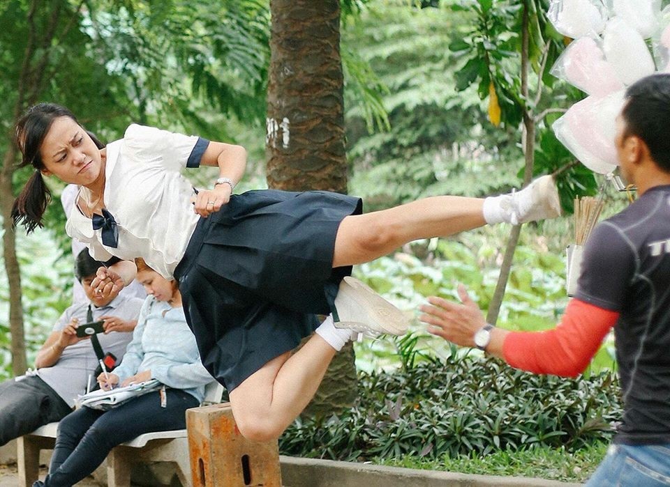 Diễn viên Hồng Ánh: “Mẹ chồng là “fan cứng” của tôi” - 3 Ở tuổi 42, Hồng Ánh vẫn có thể tham gia các vai diễn đánh đấm như thời trẻ