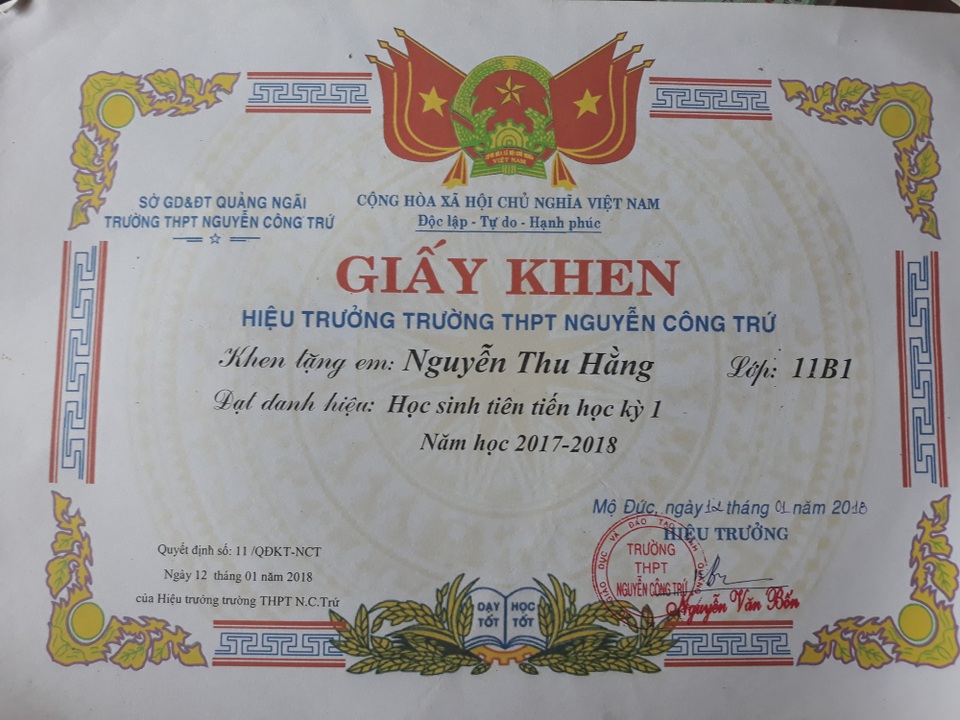 Nữ sinh 8 năm chống chọi với bệnh tật mong có tiền phẫu thuật khối u trên mặt - 4 Dù bệnh tật hành hạ, cuộc sống vô cùng khó khăn thế nhưng Hằng luôn cố gắng để được đến trường với kết quả học tập luôn đạt loại Khá nhiều năm liền
